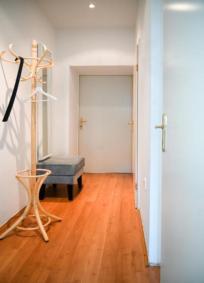 Backpacker Apartment Bahnhof Viena Exterior foto